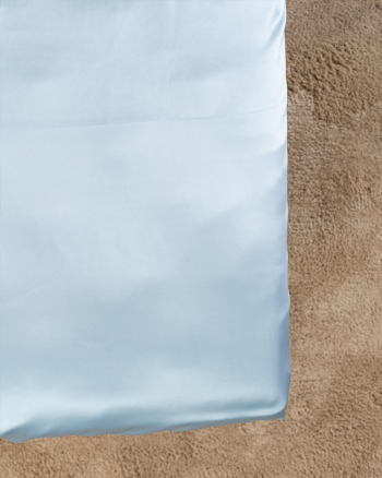 Lagen af silke, 240x260 cm, 16 momme, blå i gruppen Silkesengetøj  / Silkelagen hos Sleep in Silk (su8djj)