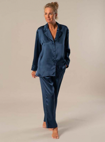 Victoria silkepyjamas, marineblå i gruppen Silketøj / Silkepyjamas hos Sleep in Silk (vicpyjmarn2)